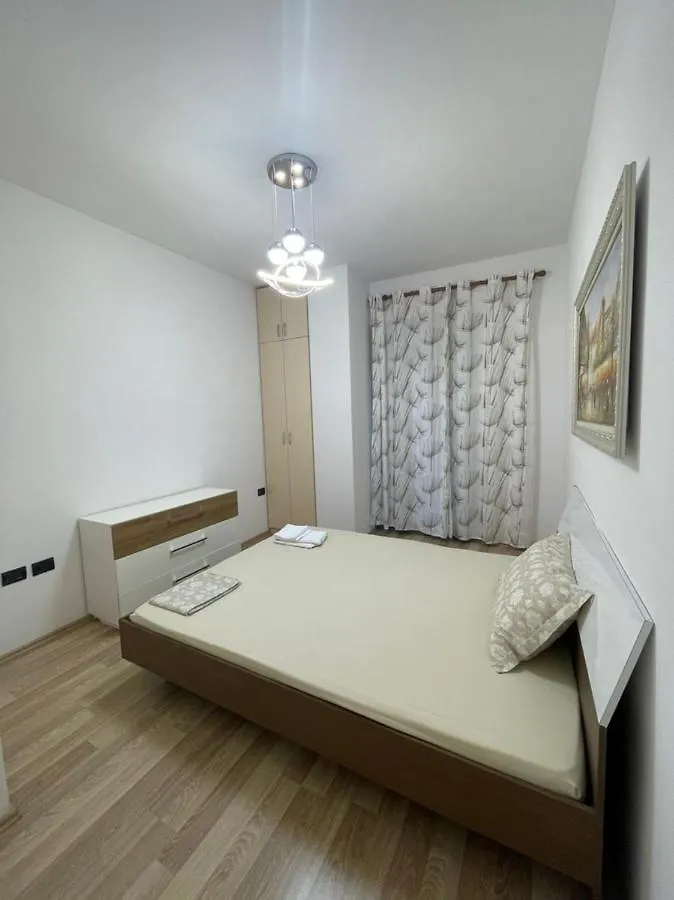 2Bd Lake Escape - Home تيرانا 0*,