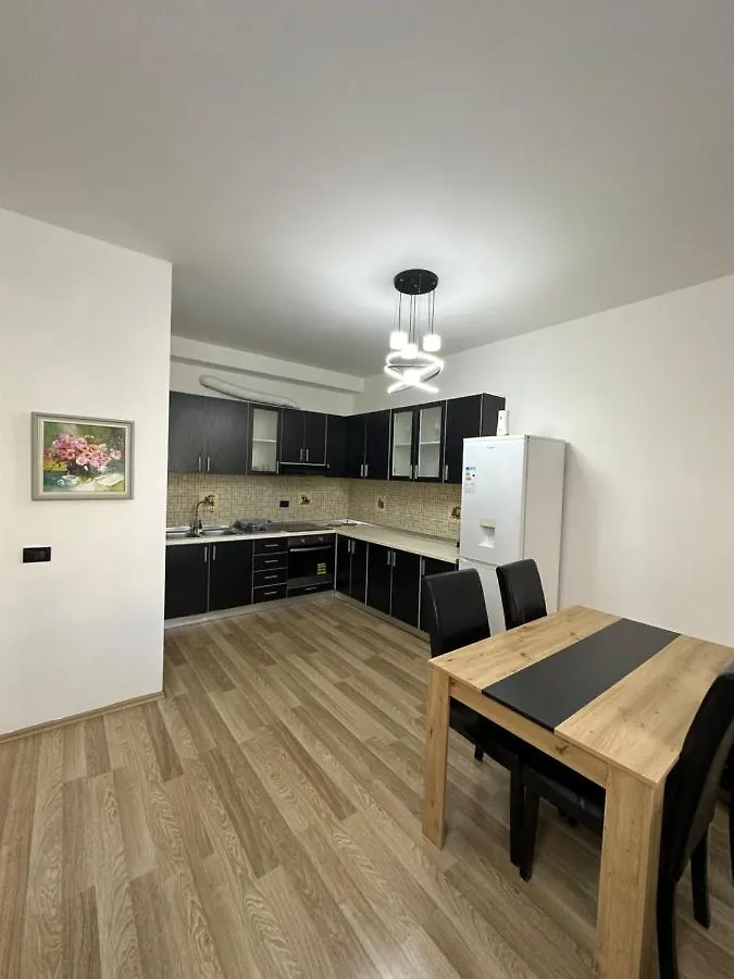 2Bd Lake Escape - Home تيرانا 0*,