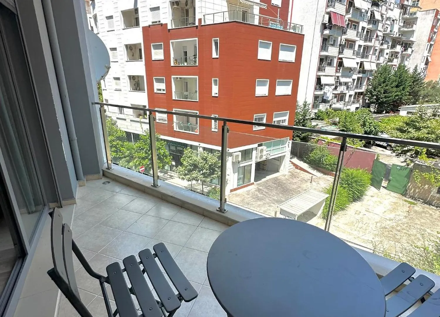 2Bd Lake Escape - Home تيرانا 0*,  ألبانيا